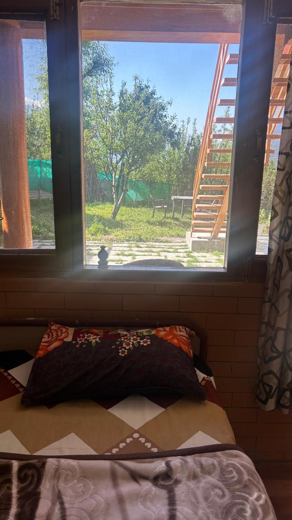 Sunface Homestay Manāli Eksteriør bilde