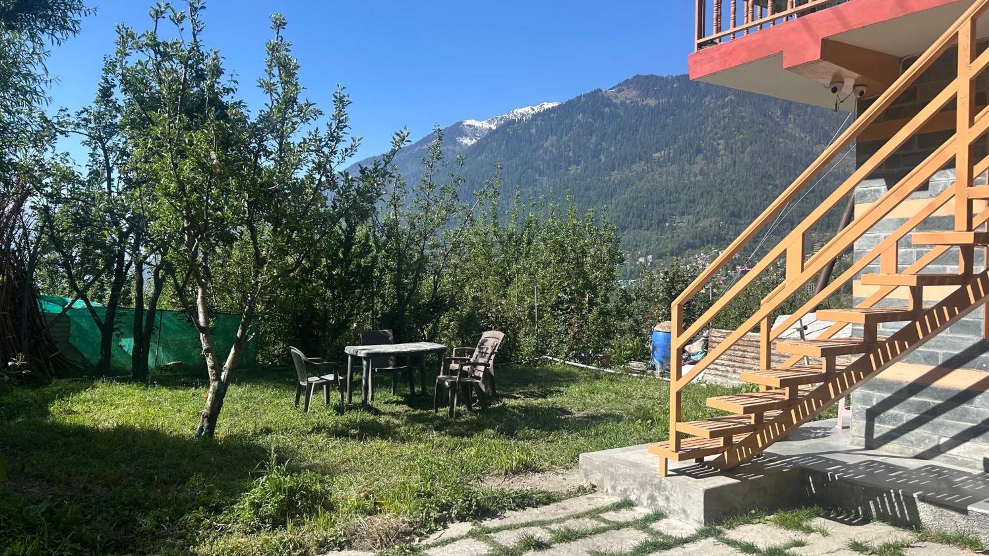 Sunface Homestay Manāli Eksteriør bilde