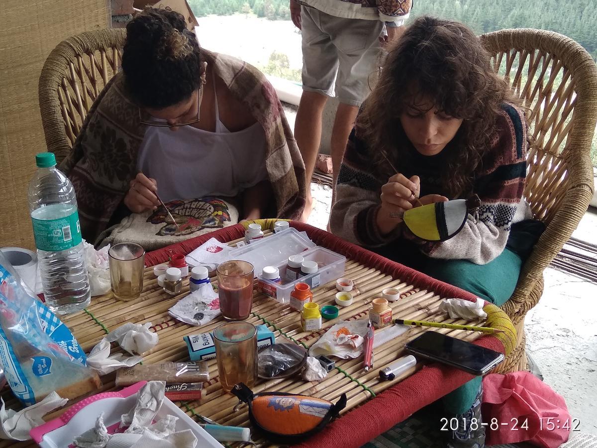 Sunface Homestay Manāli Eksteriør bilde