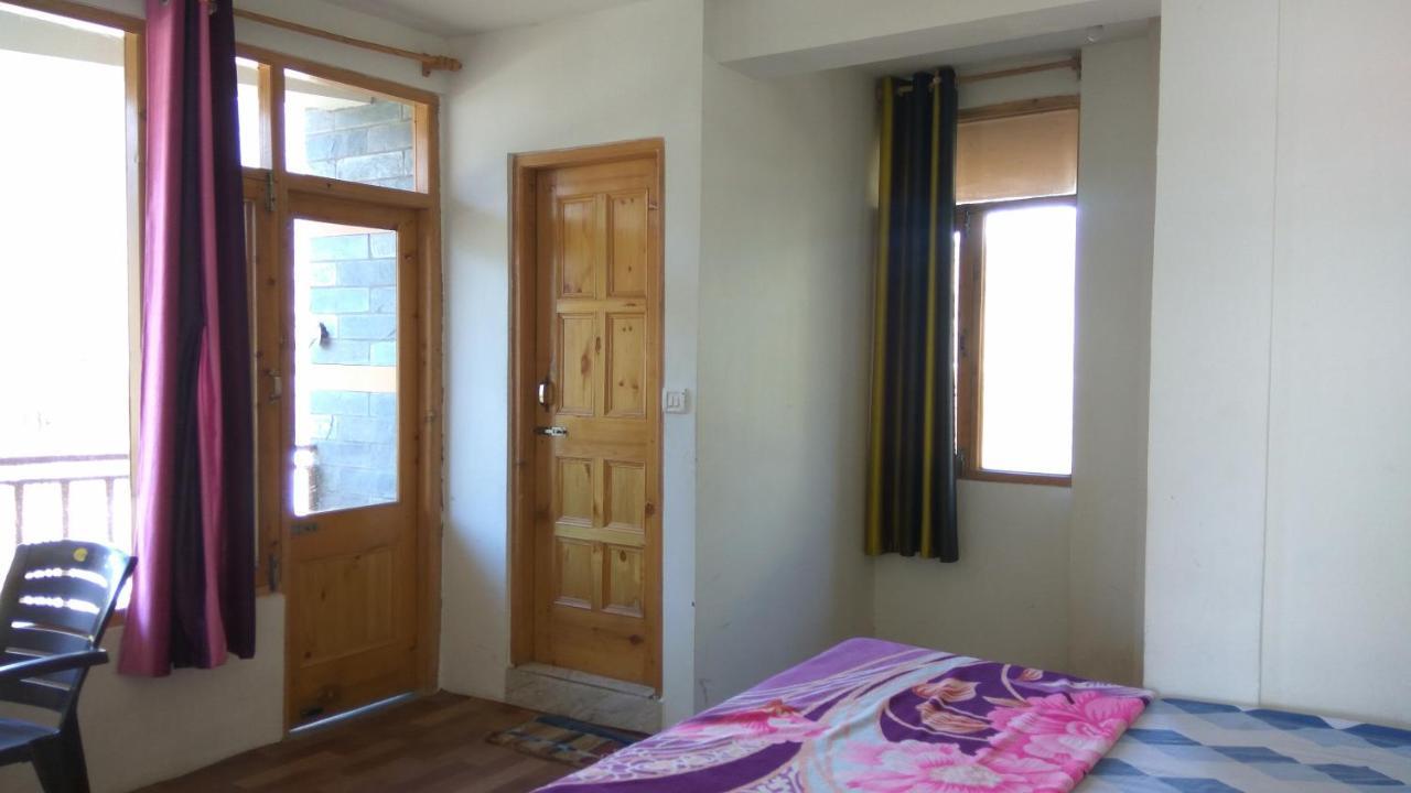 Sunface Homestay Manāli Eksteriør bilde